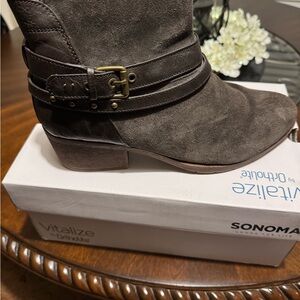 Sonoma Women's Dark Brown Ankle Booties
